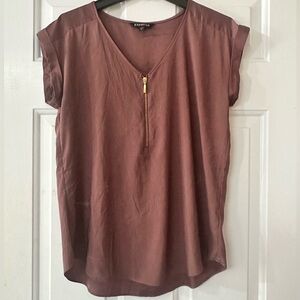 Express Pink Short Sleeve V-neck Blouse with Gold zipper. Size medium.